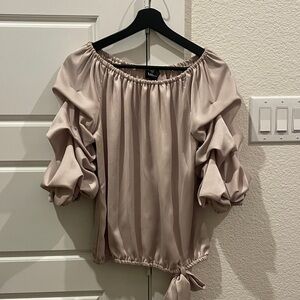 Chic Women's Blouse with Puff Sleeves